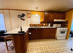 33 Allen St in Heltonville, IN - Building Photo - Building Photo