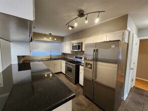 6418 Woodbrook Ln in Houston, TX - Building Photo - Building Photo