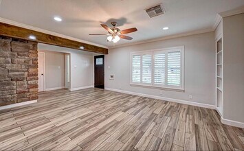 4026 Drummond St in Houston, TX - Building Photo - Building Photo