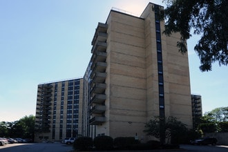 The Pavilion in East Orange, NJ - Building Photo - Building Photo