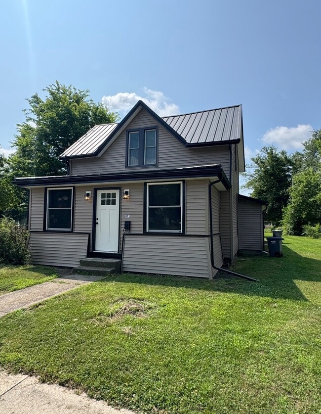 property at 601 W Wolf Ave
