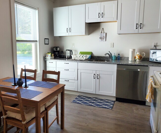 13 South St Rentals in Freeport, ME