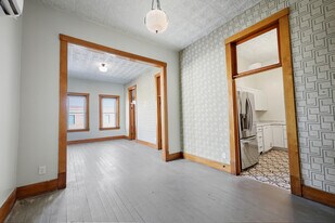 217 N Sibley Ave, Unit 1 in Litchfield, MN - Building Photo