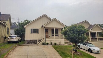 110 Strippling St in Ball Ground, GA - Building Photo