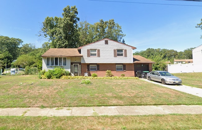 property at 13 Cornell Rd