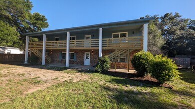 2824 Desert St, Unit A (lower level) in Pensacola, FL - Building Photo - Building Photo