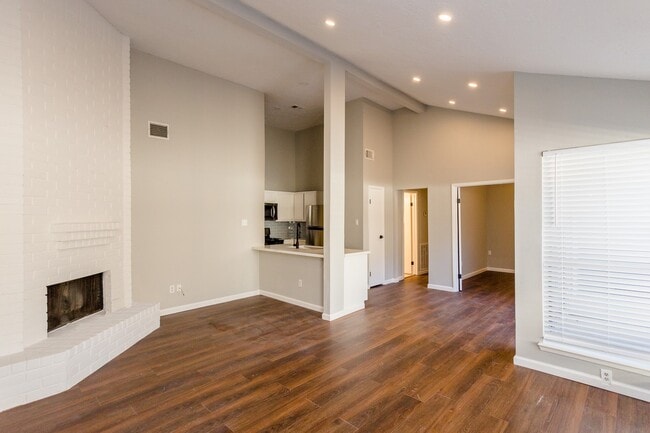 5115 Beaver Hollow Dr in Houston, TX - Building Photo - Building Photo