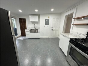 81 Southside Ave in Hastings On Hudson, NY - Building Photo - Building Photo