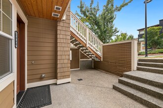 2030 NW Talus Dr in Issaquah, WA - Building Photo - Building Photo
