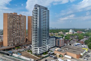 LNX Residences in Toronto, ON - Building Photo