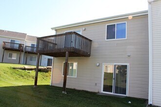 1325 Newfoundland Dr in Manhattan, KS - Building Photo - Building Photo