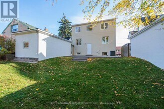 8 Clearview Heights in Toronto, ON - Building Photo - Building Photo