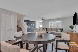 315 Dogwood Cir in Savannah, GA - Building Photo