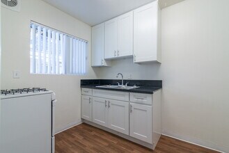 Mesa Village in San Diego, CA - Building Photo - Building Photo