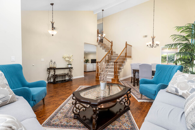 2286 Willow Ave in Upland, CA - Foto de edificio - Building Photo