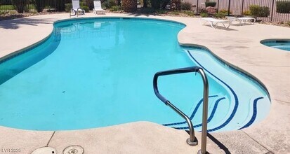 7250 White Dove Dr in Las Vegas, NV - Building Photo - Building Photo