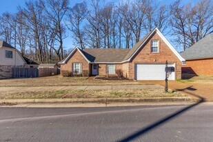 5225 Zachary Run Cove in Arlington, TN - Building Photo