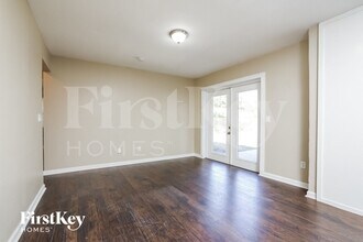 240 Donegal Ave in Lake Mary, FL - Foto de edificio - Building Photo