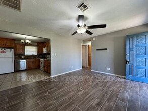 704 N Gale Ave in Moore, OK - Building Photo - Building Photo