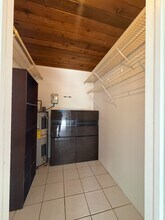 6432 Sawmill Ln in Miami Lakes, FL - Building Photo - Building Photo