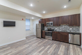 The Eleanor at Chestnut (Per Bedroom Lease) in Philadelphia, PA - Building Photo - Interior Photo