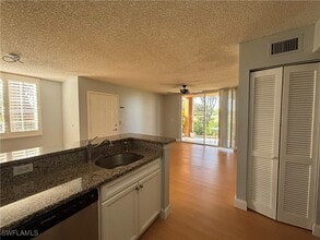 1170 Wildwood Lakes Blvd in Naples, FL - Building Photo - Building Photo