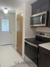 48-58 Edge Hill Rd in Waltham, MA - Building Photo - Building Photo