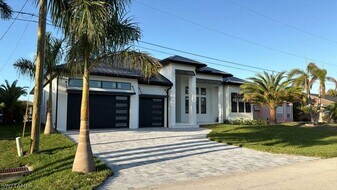 2605 SW 25th Terrace in Cape Coral, FL - Building Photo
