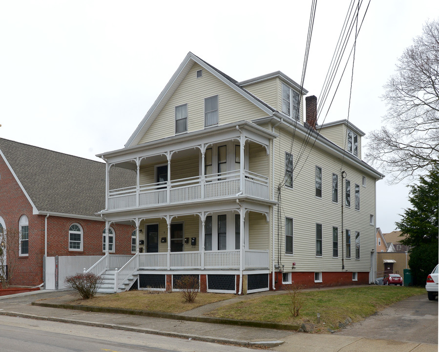 8 Park Ave in Attleboro, MA - Building Photo