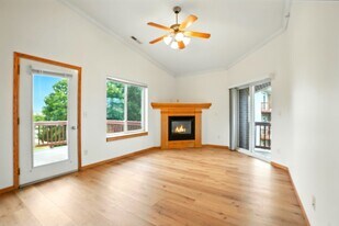 Woodridge Estates in Coralville, IA - Building Photo