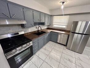 5148 Fullerton Dr in Columbus, OH - Building Photo - Building Photo