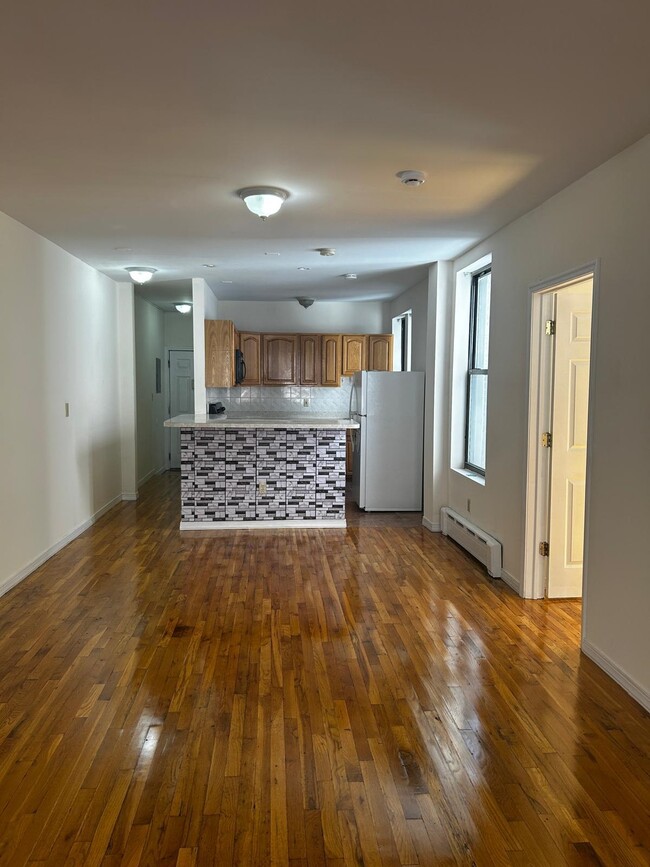 845 JFK Blvd E in Weehawken, NJ - Foto de edificio - Building Photo
