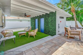 2740 NE 30th Pl in Fort Lauderdale, FL - Building Photo - Building Photo