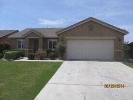 11805 Holabird Ave in Bakersfield, CA - Building Photo