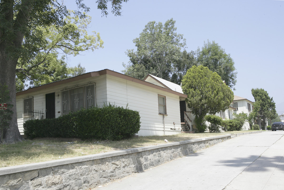 357-373 E Washington Blvd in Pasadena, CA - Building Photo