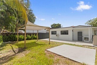 3125 NW 21st Ct in Miami, FL - Foto de edificio - Building Photo