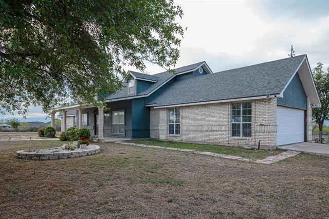 1820 W Cantu Rd in Del Rio, TX - Building Photo