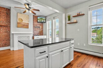 60 Beacon St, Unit 2 in Chelsea, MA - Building Photo - Building Photo