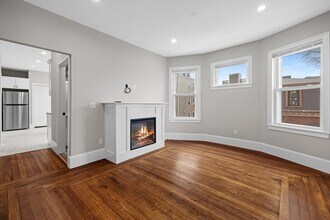 921-923-923 E Broadway in Boston, MA - Building Photo - Building Photo