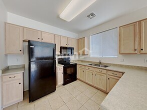 1231 S Amador in Mesa, AZ - Foto de edificio - Building Photo