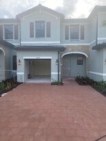11075 West 33rd Ct in Hialeah, FL - Building Photo