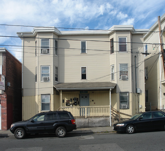 82 Bennington St in Lawrence, MA - Foto de edificio - Building Photo