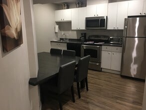 2263 Sorrento Dr in Coquitlam, BC - Building Photo - Building Photo