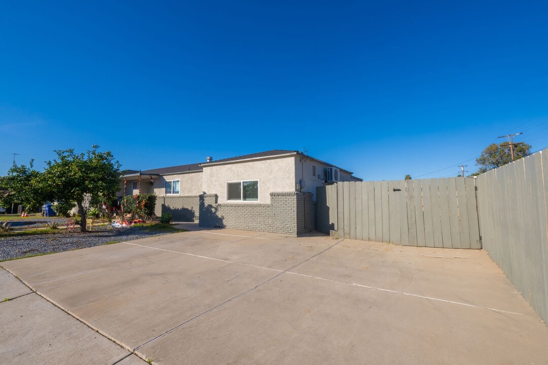 7160 Pearson St in La Mesa, CA - Foto de edificio