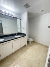 90 SW 3rd St, Unit 4208 in Miami, FL - Building Photo - Building Photo
