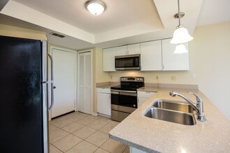 914 SW 25th St in Cape Coral, FL - Building Photo - Building Photo