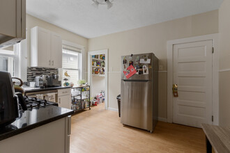 19 Malvern Ave, Unit 2 in Somerville, MA - Building Photo - Building Photo