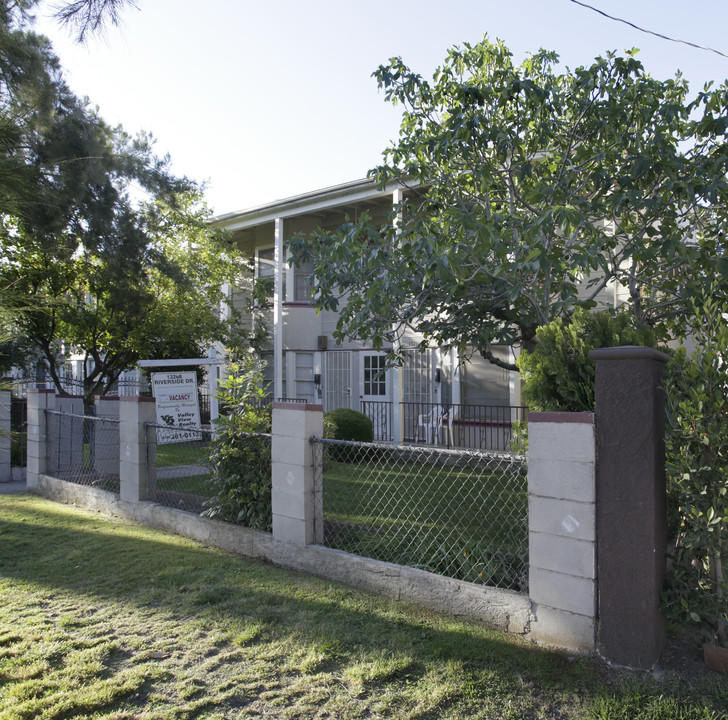 13208-13210 Riverside Dr in Sherman Oaks, CA - Building Photo