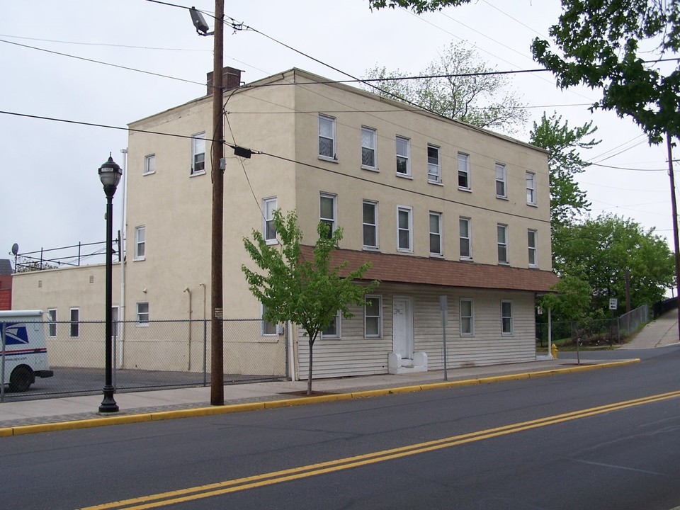 210-212 S Main St in Phillipsburg, NJ - Building Photo