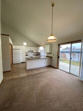 3503 Cascade Loop in Yakima, WA - Building Photo - Building Photo